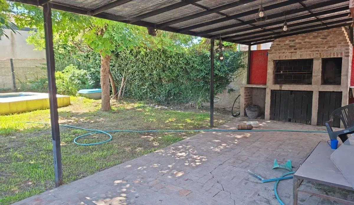 CASA 5 AMBIENTES EN VENTA EN GLEW 2