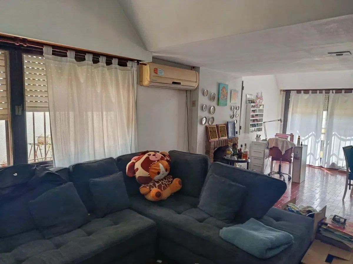 CASA VENTA 5 AMBIENTES LUIS GUILLON APTA CREDITO 2