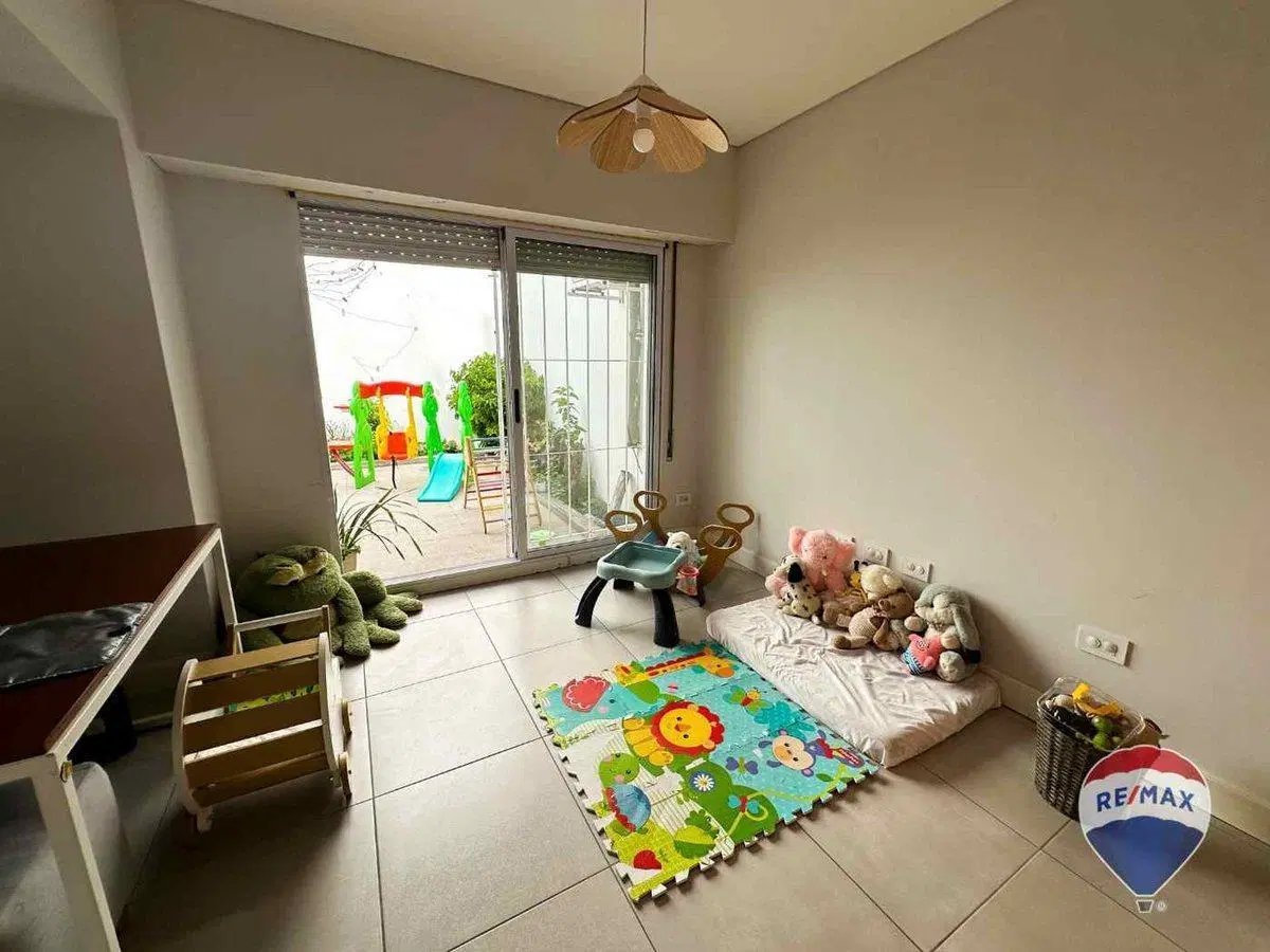 CASA EN VENTA 6 AMBIENTES BARRACAS CON COCHERA 4