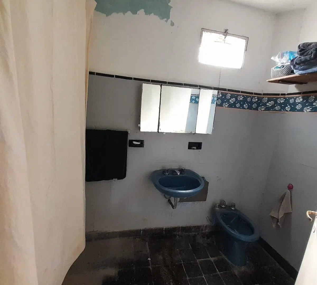 CASA 6 AMBIENTES EN VENTA LONGCHAMPS FINANCIA 5