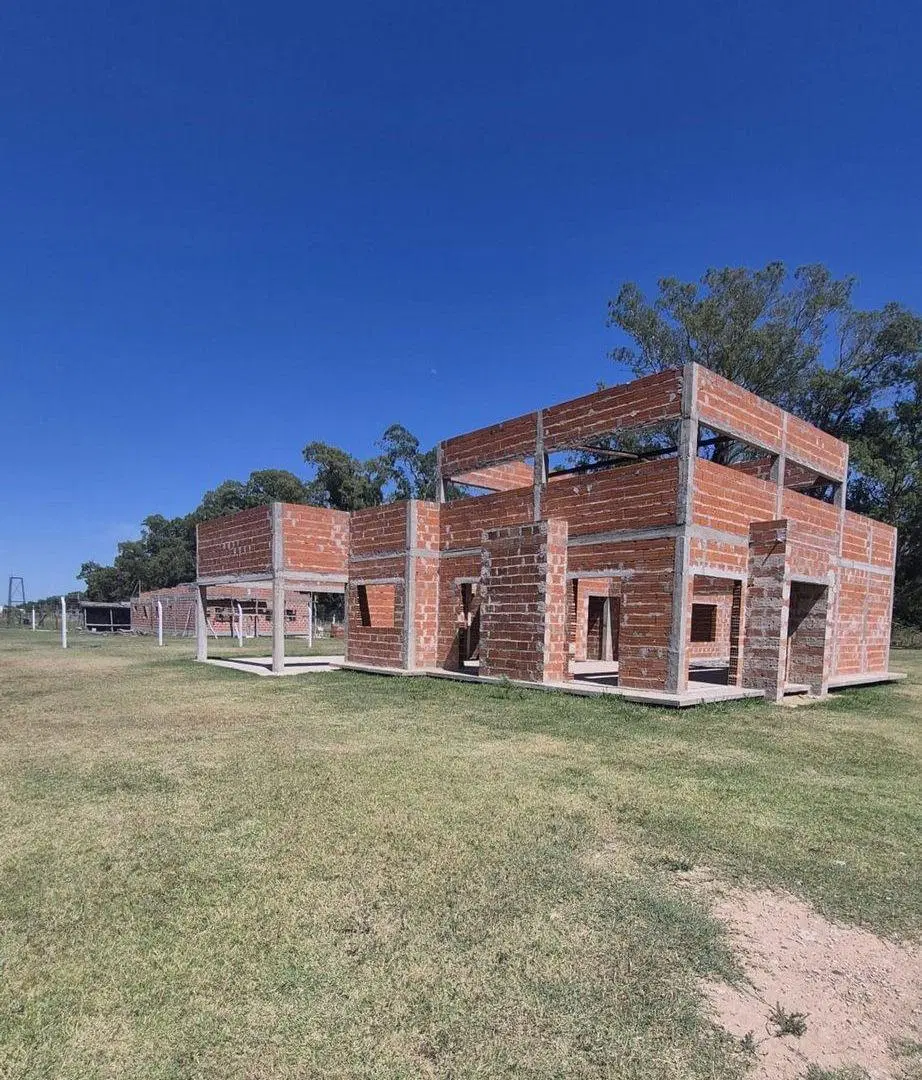 CASA 5 AMBIENTES EN VENTA A TERMINAR EN  CAÑUELAS 3