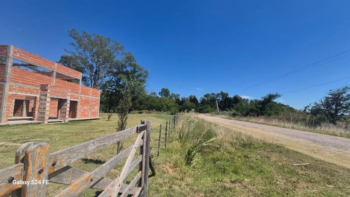 CASA 5 AMBIENTES EN VENTA A TERMINAR EN  CAÑUELAS 2