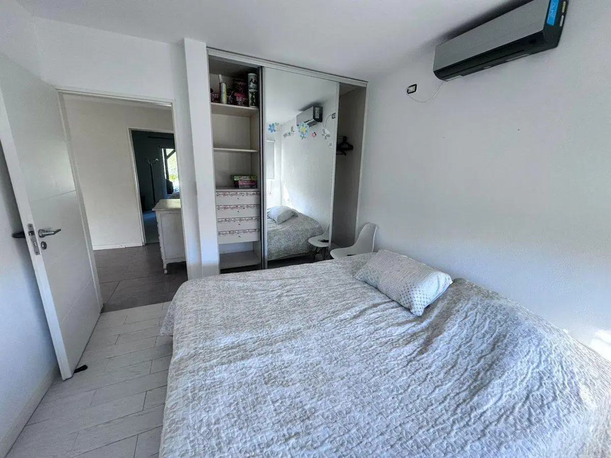 CASA EN VENTA 4 AMBIENTES CRUZ DEL SUR 5