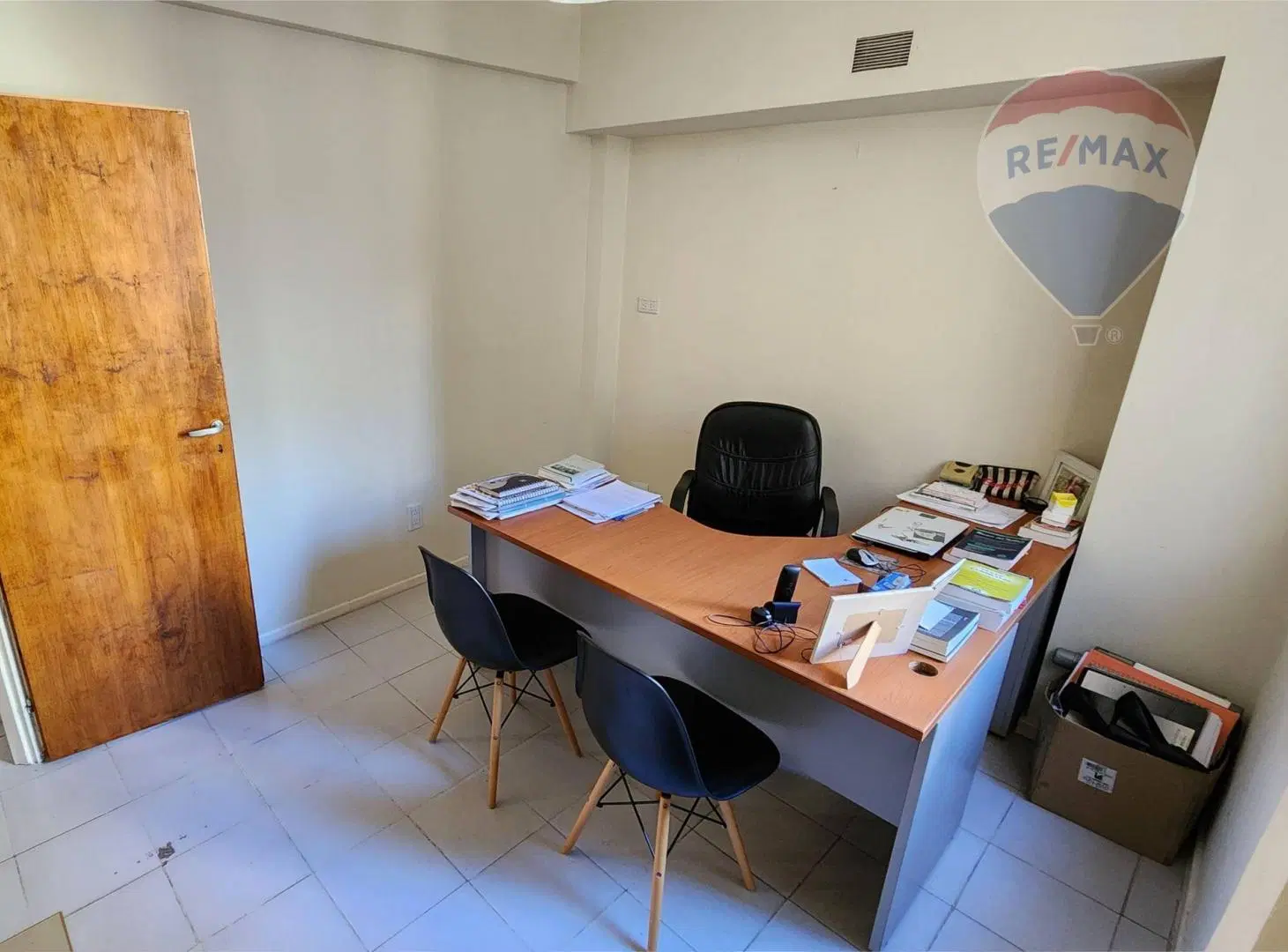 OFICINA EN VENTA INVERSION CON RENTA CABA 2