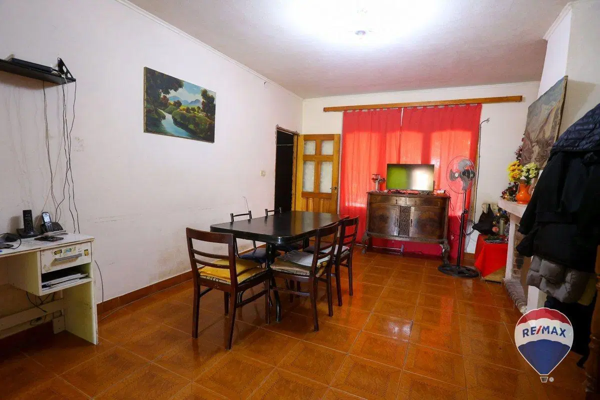 CASA 8 AMBIENTES EN VENTA EN EZEIZA 2