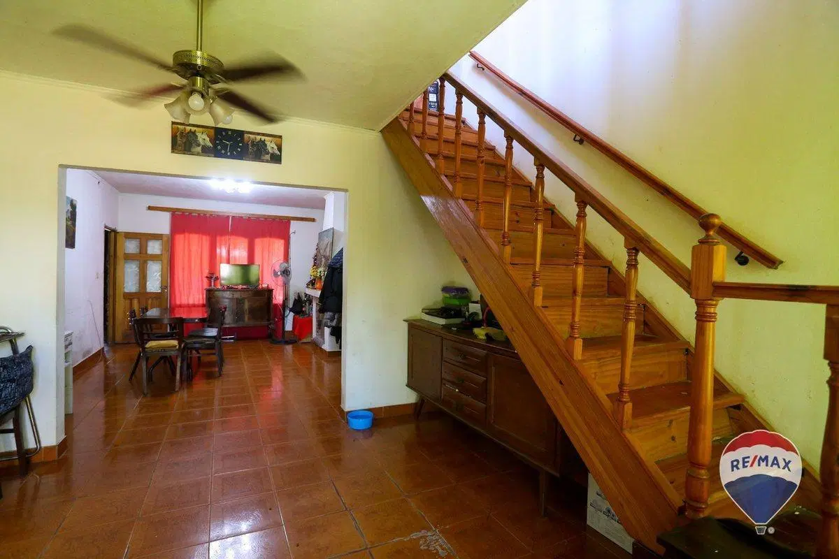 CASA 8 AMBIENTES EN VENTA EN EZEIZA 4
