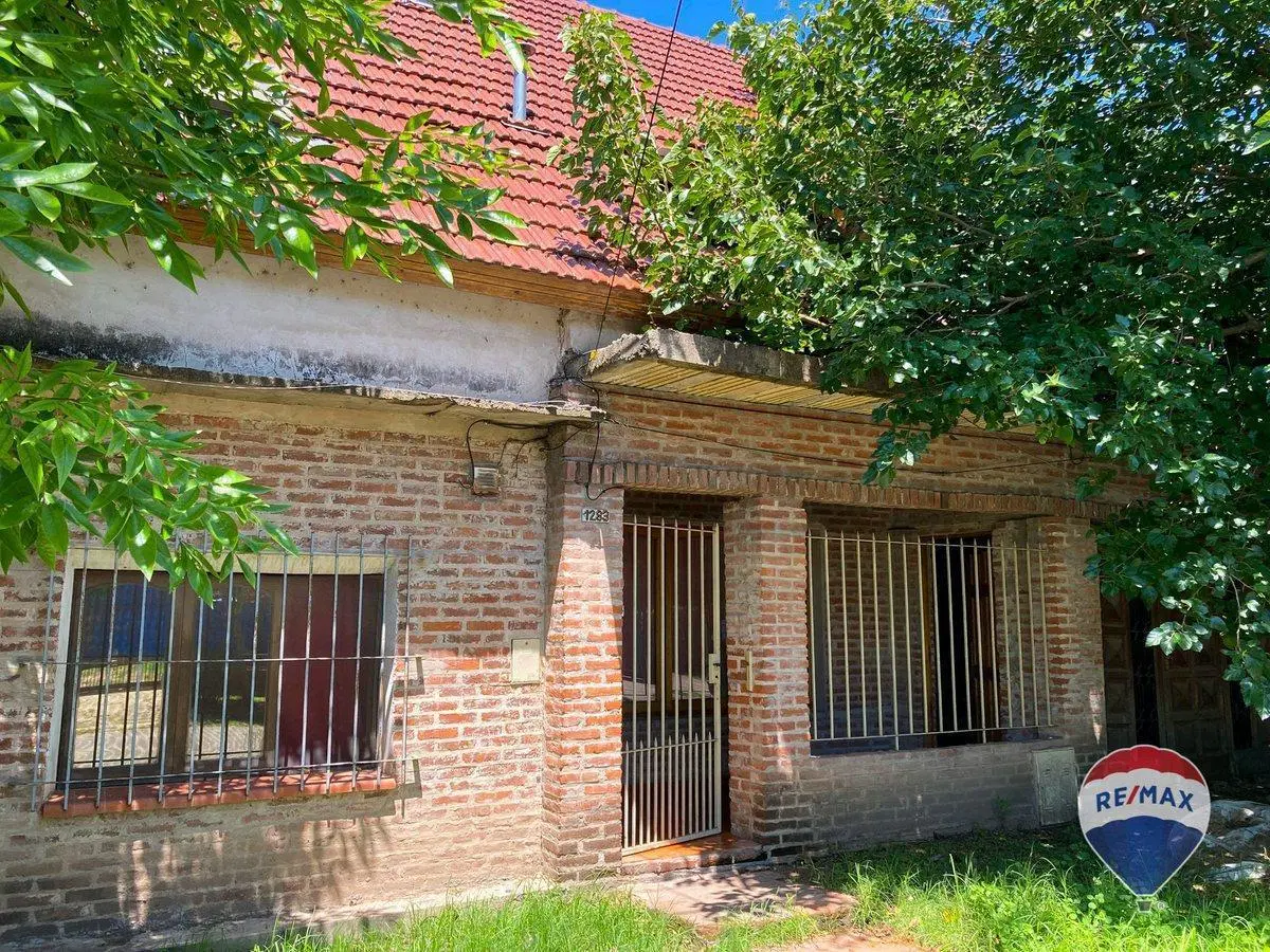 CASA 8 AMBIENTES EN VENTA EN EZEIZA 3