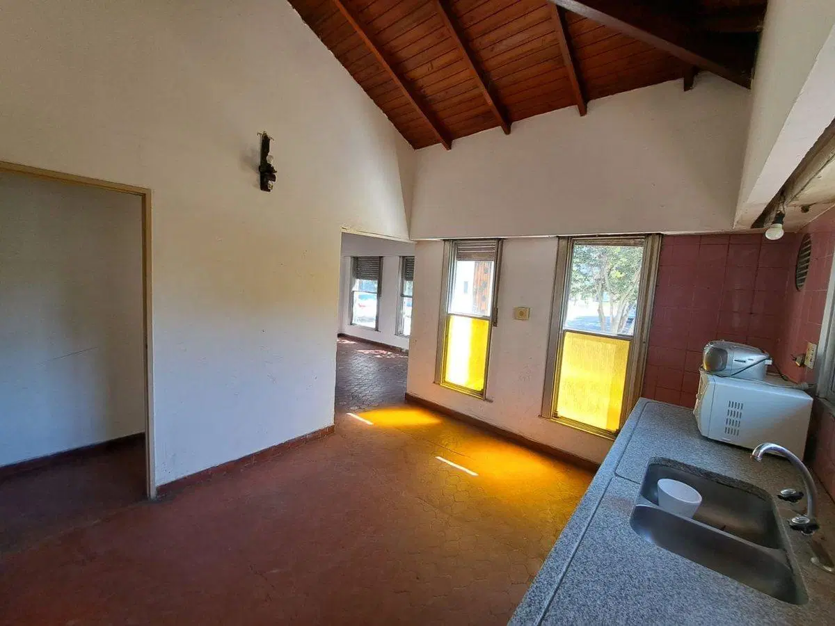 CASA 5 AMBIENTES EN VENTA EN ALEJANDRO KORN 4