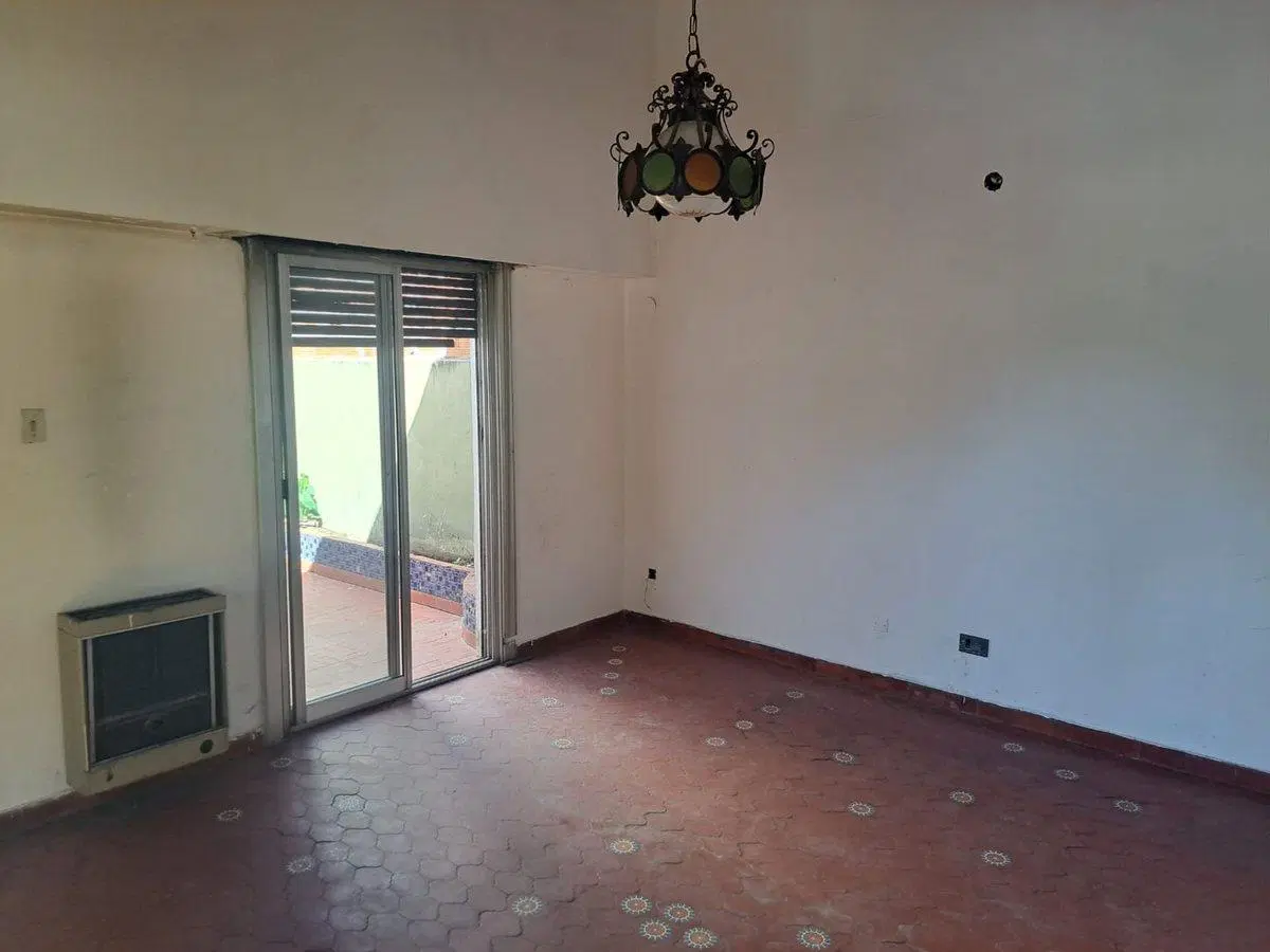 CASA 5 AMBIENTES EN VENTA EN ALEJANDRO KORN 2