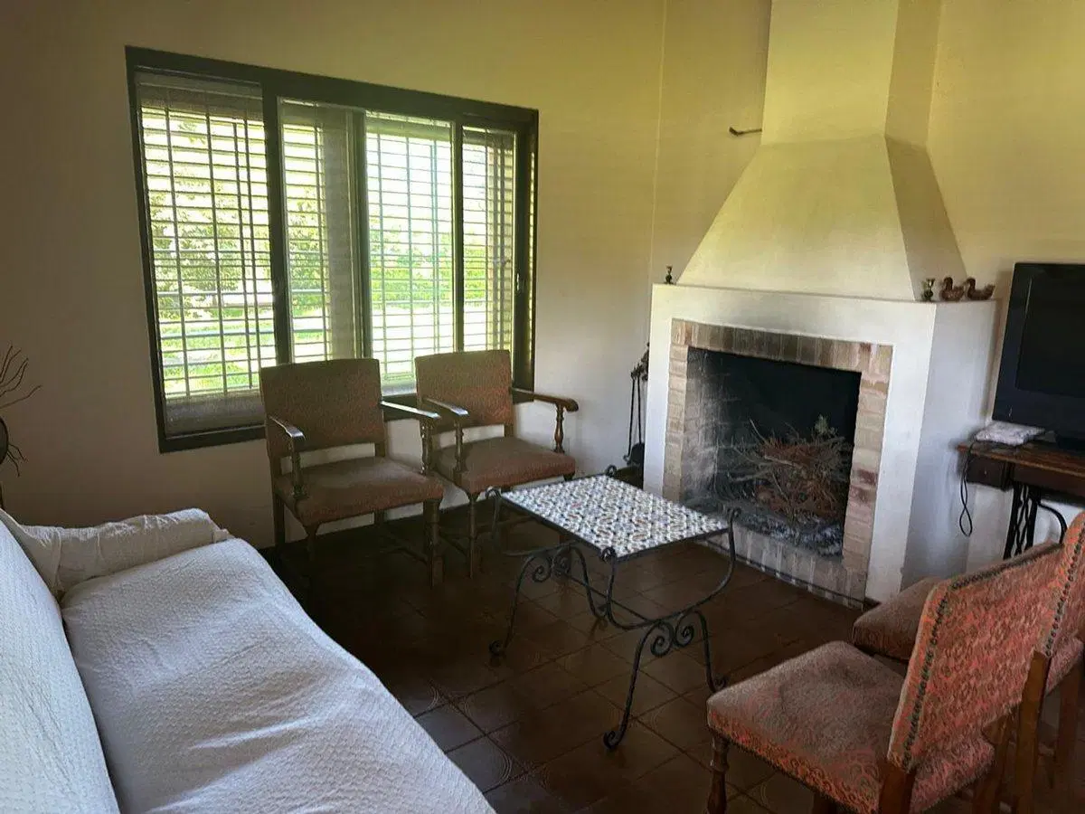 CASA 5 AMBIENTES EN VENTA LA UNION CON PISCINA 2