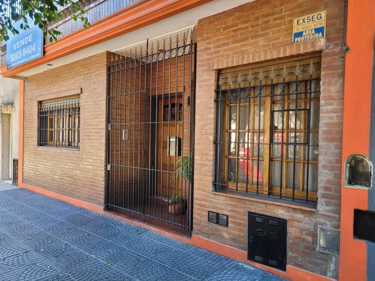 CASA 3 AMBIENTES VENTA PARQUE CHACABUCO 4