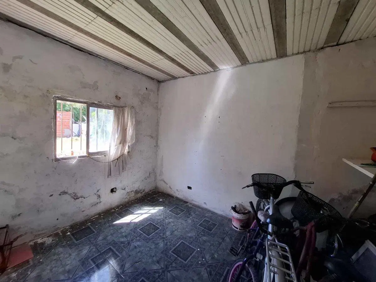 CASA 4 AMBIENTES EN VENTA EN SPEGAZZINI 2