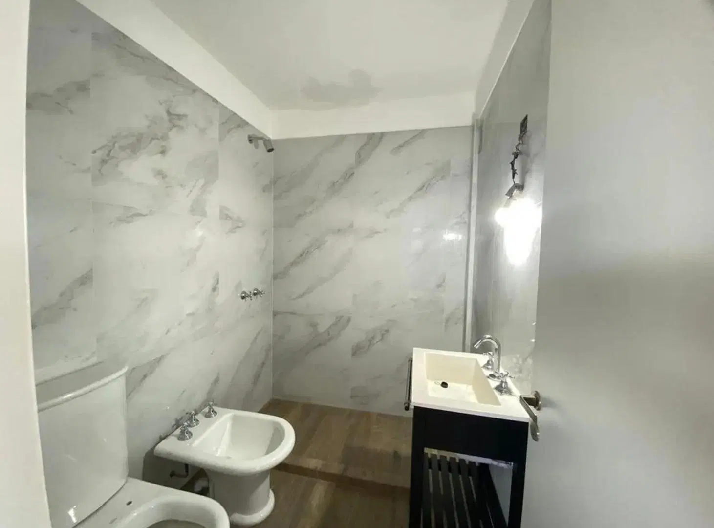 DEPARTAMENTO VENTA CASEROS EXCELENTE 4 AMBIENTES 2