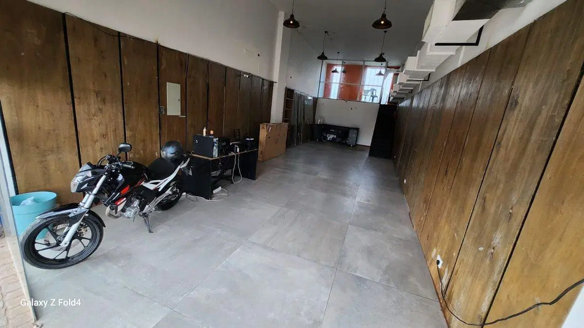 LOCAL EN VENTA CANNIG DE DOBLE ALTURA 3