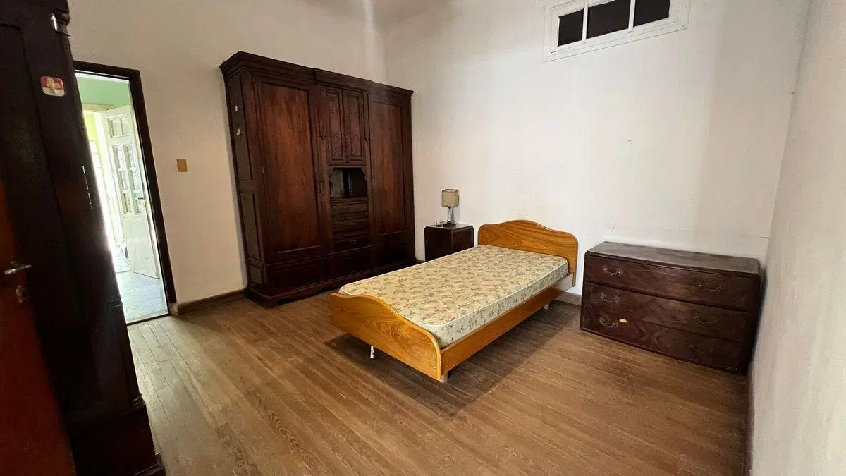 GRAN LOTE CON CASA 4 AMBIENTES MONTE GRANDE CENTRO 3