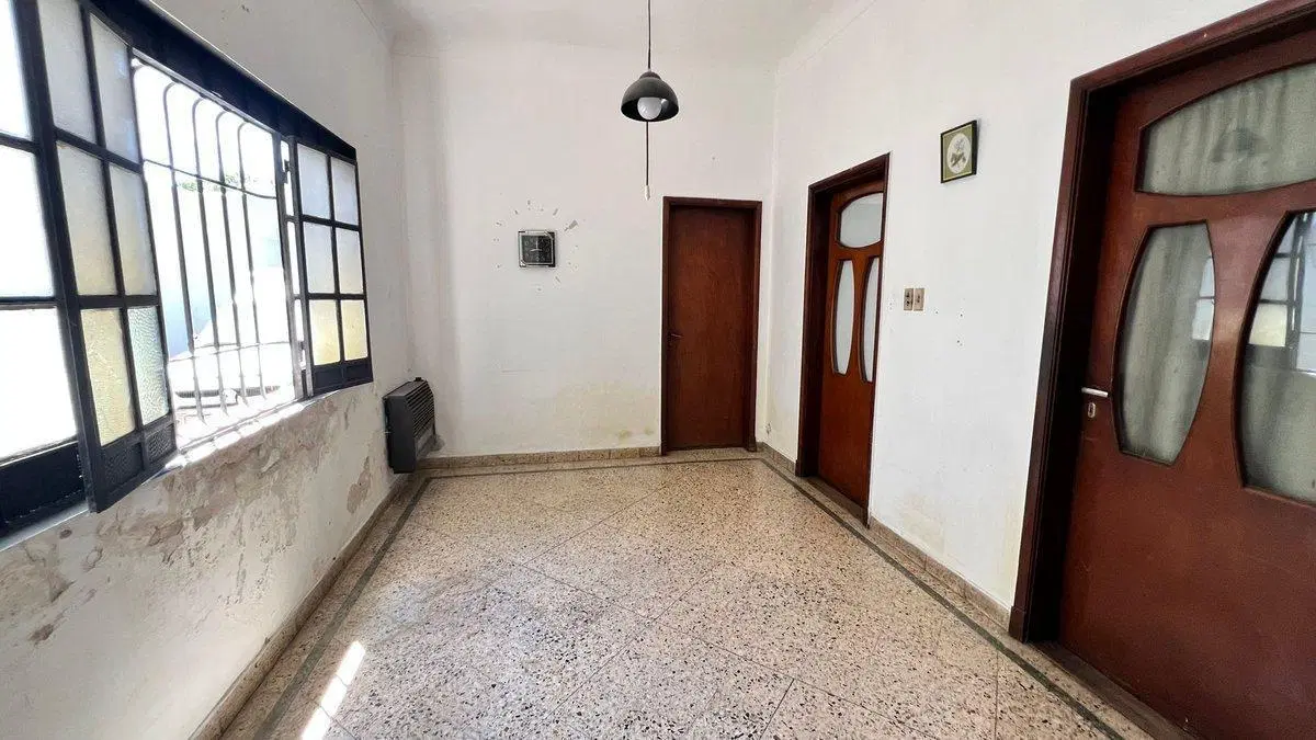 GRAN LOTE CON CASA 4 AMBIENTES MONTE GRANDE CENTRO 4