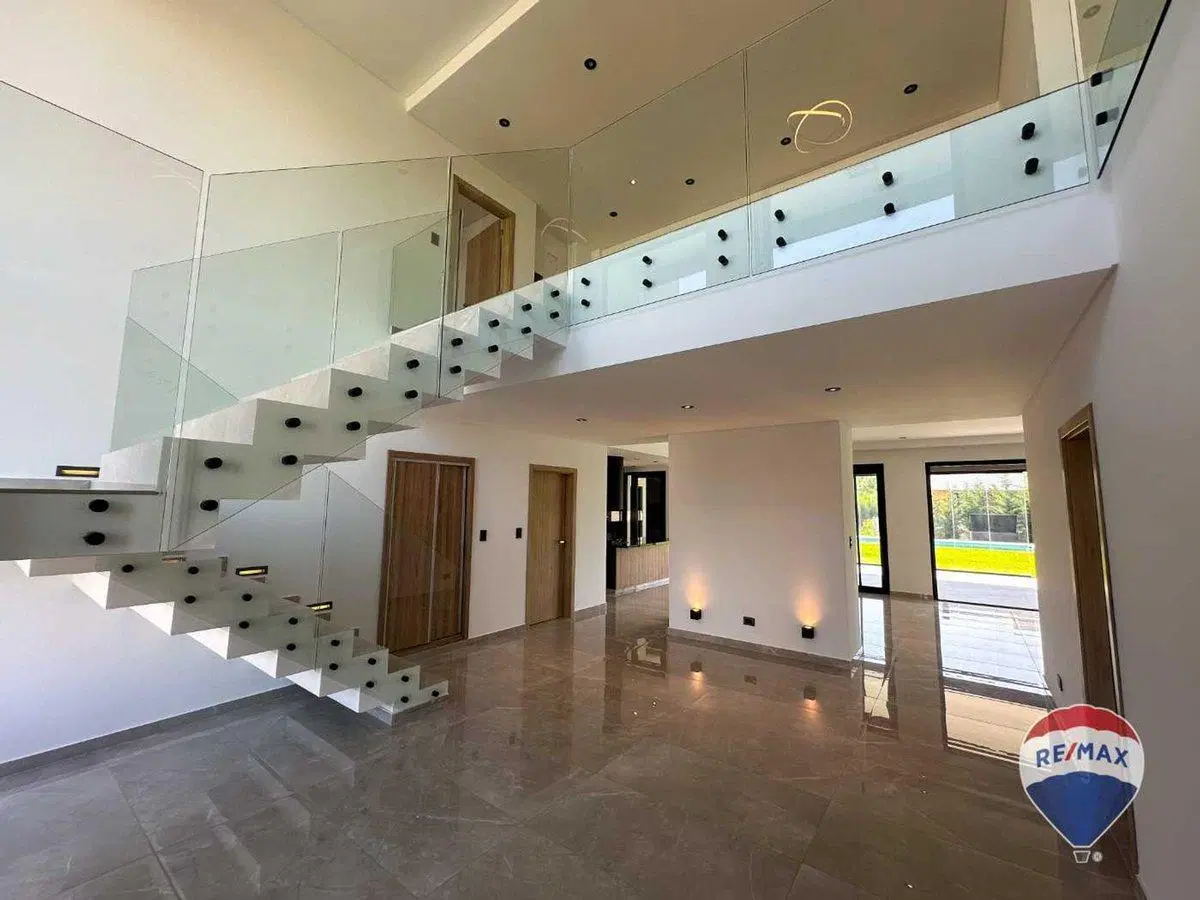 CASA EN VENTA 6 AMBIENTES EN CANNING TERRALAGOS 3