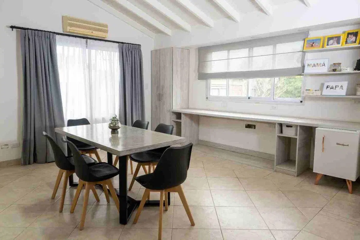 CASA CON PILETA 6 AMBIENTES EN VENTA MONTE GRANDE 3