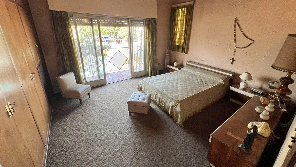 CASA 4 AMBIENTES EN VENTA MONTE GRANDE CON PILETA 2