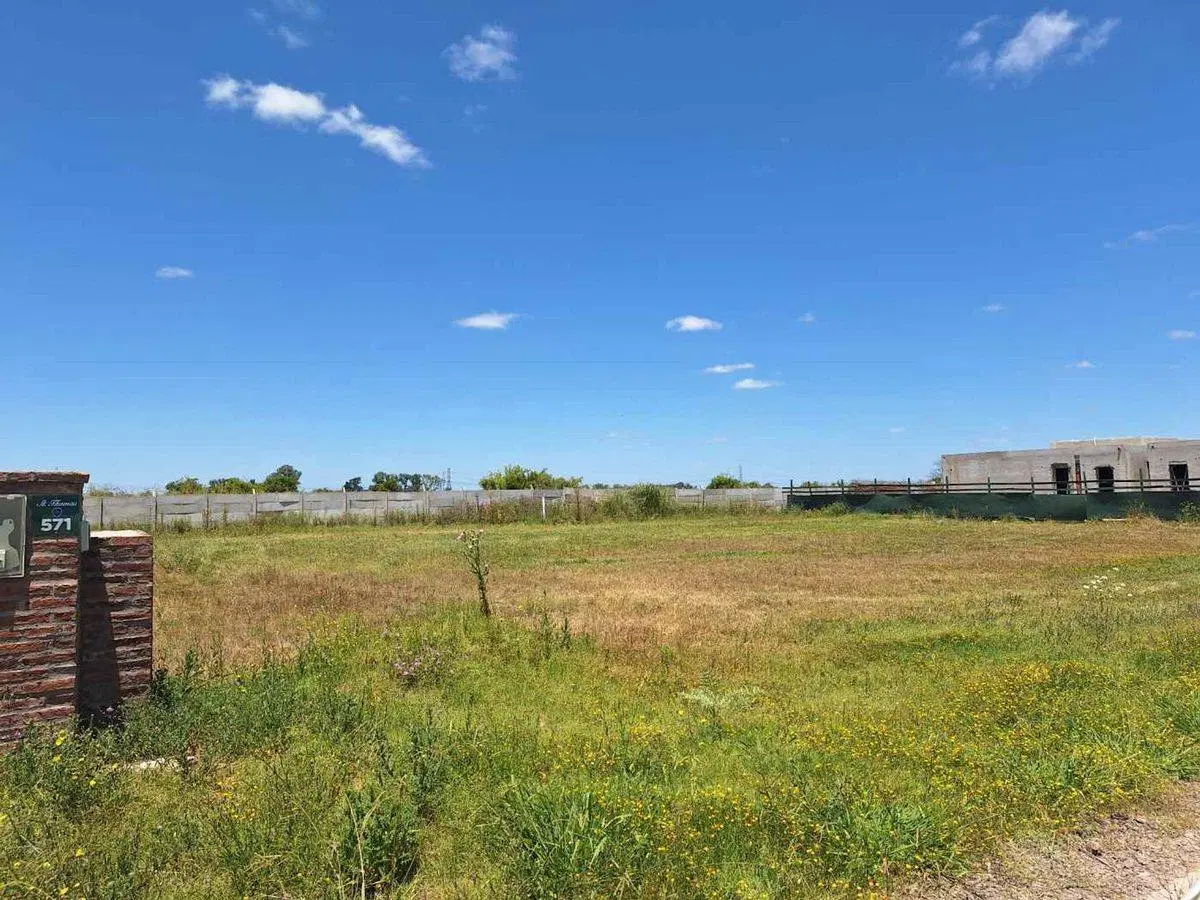 LOTE EN VENTA SAINT THOMAS CHICO CANNING 4
