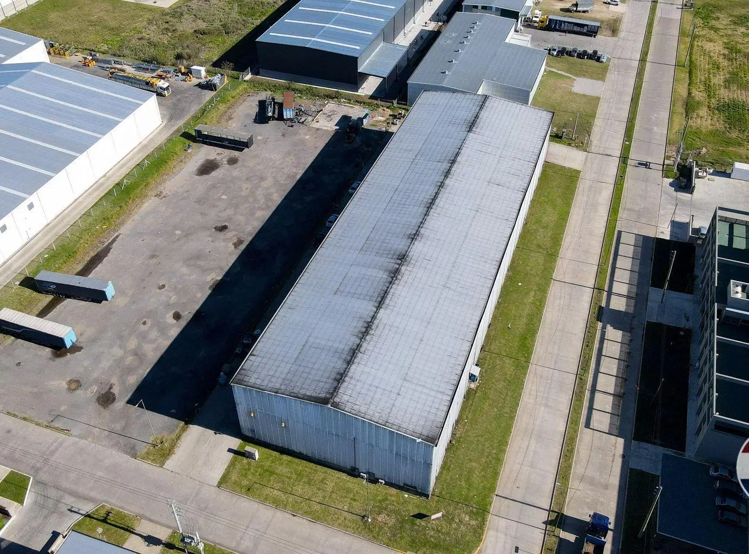 ALQUILER  NAVE INDUSTRIAL  FLORENCIO VARELA 4