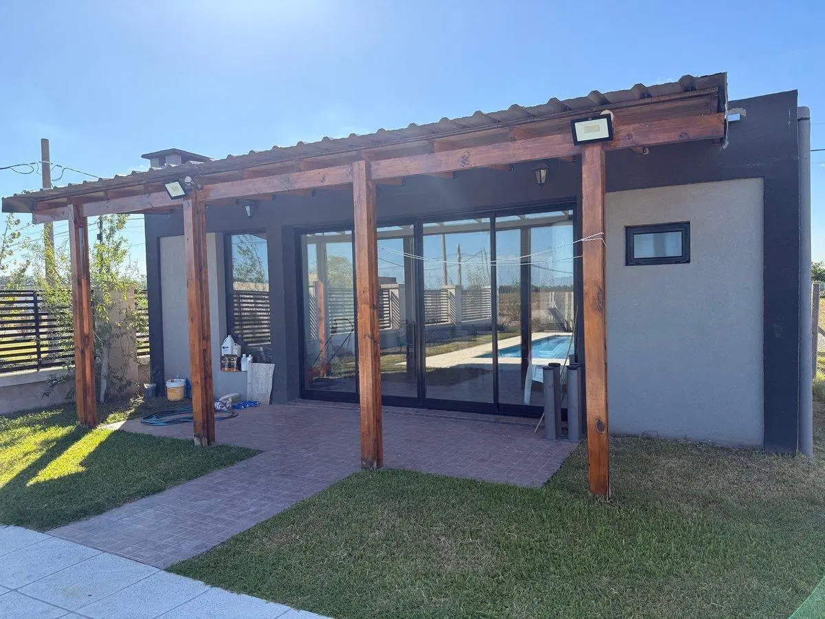 QUINCHO CON PILETA EN VENTA CANNING 2
