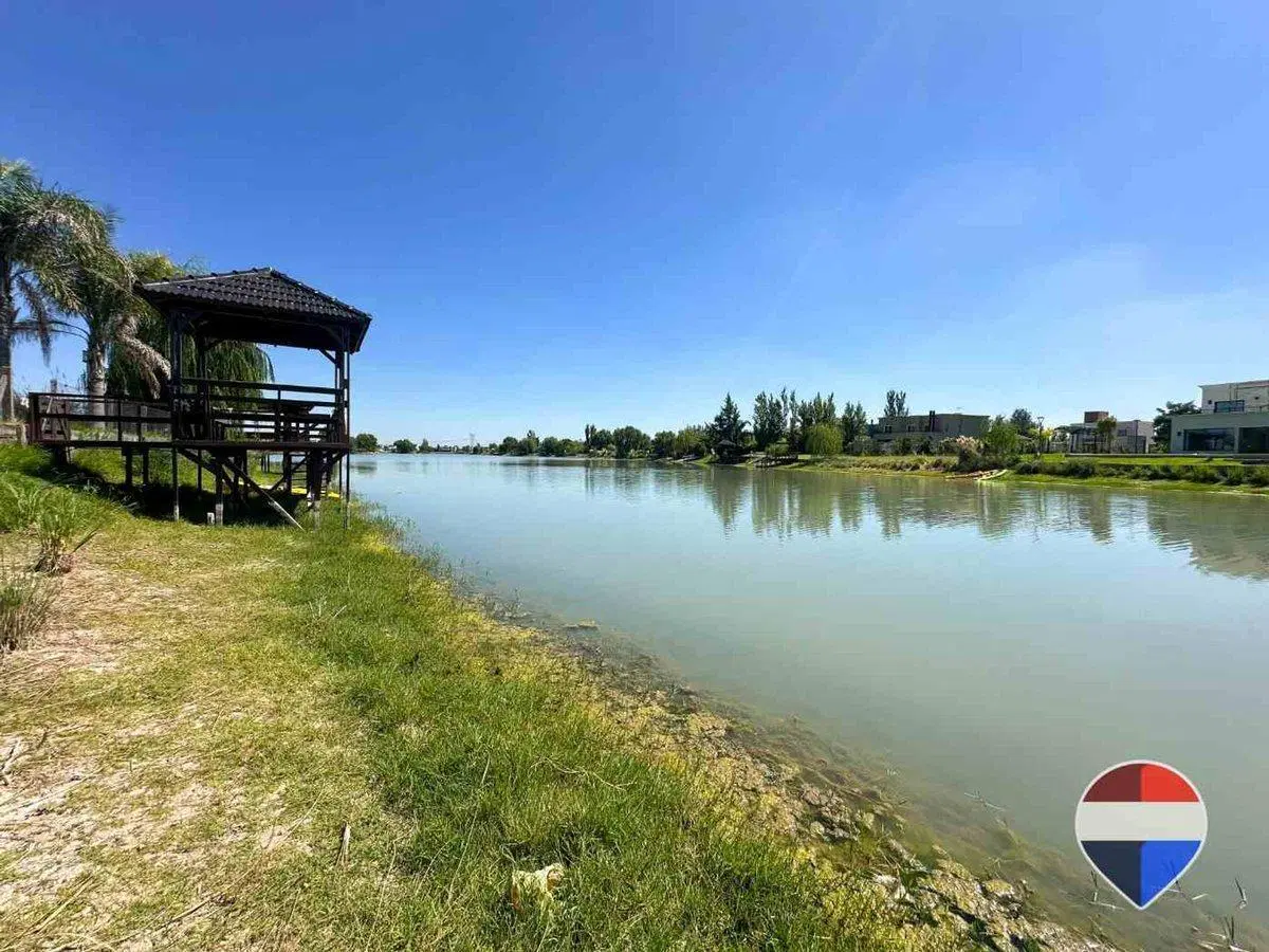 LOTE EN VENTA EN BARRIO SANTA RITA A LA LAGUNA 3