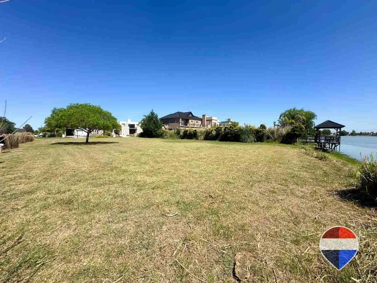 LOTE EN VENTA EN BARRIO SANTA RITA A LA LAGUNA 5