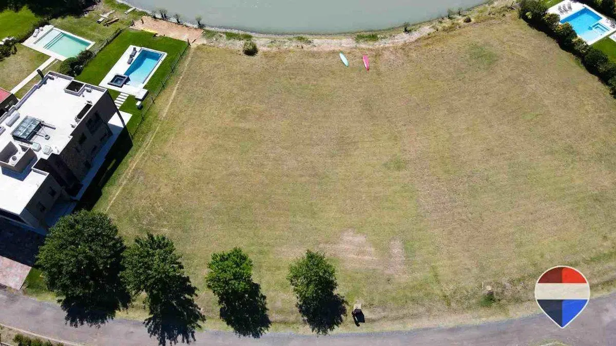 LOTE A LA VENTA EN BARRIO SANTA RITA A LA LAGUNA 4