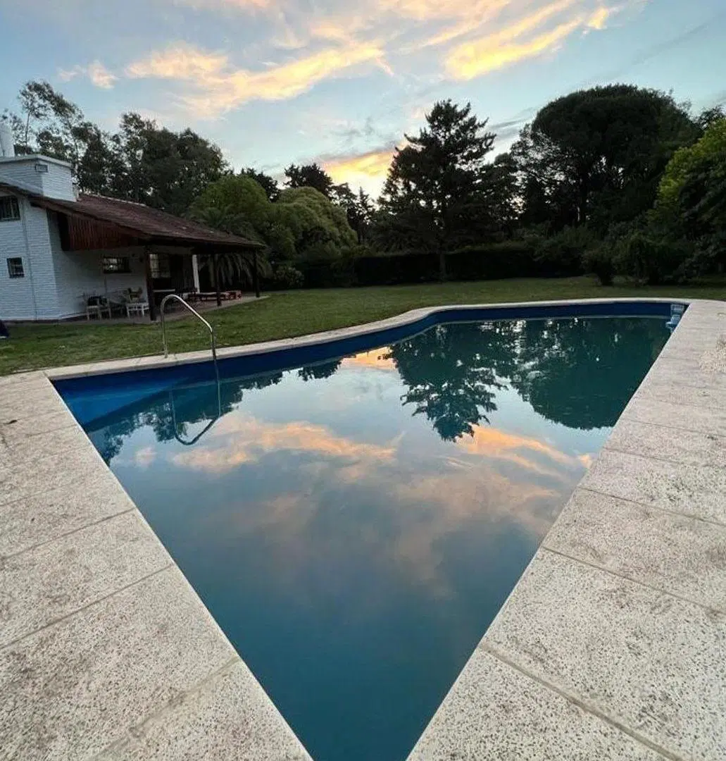 CASA 4 AMBIENTES EN VENTA CON PILETA EN EZEIZA 2