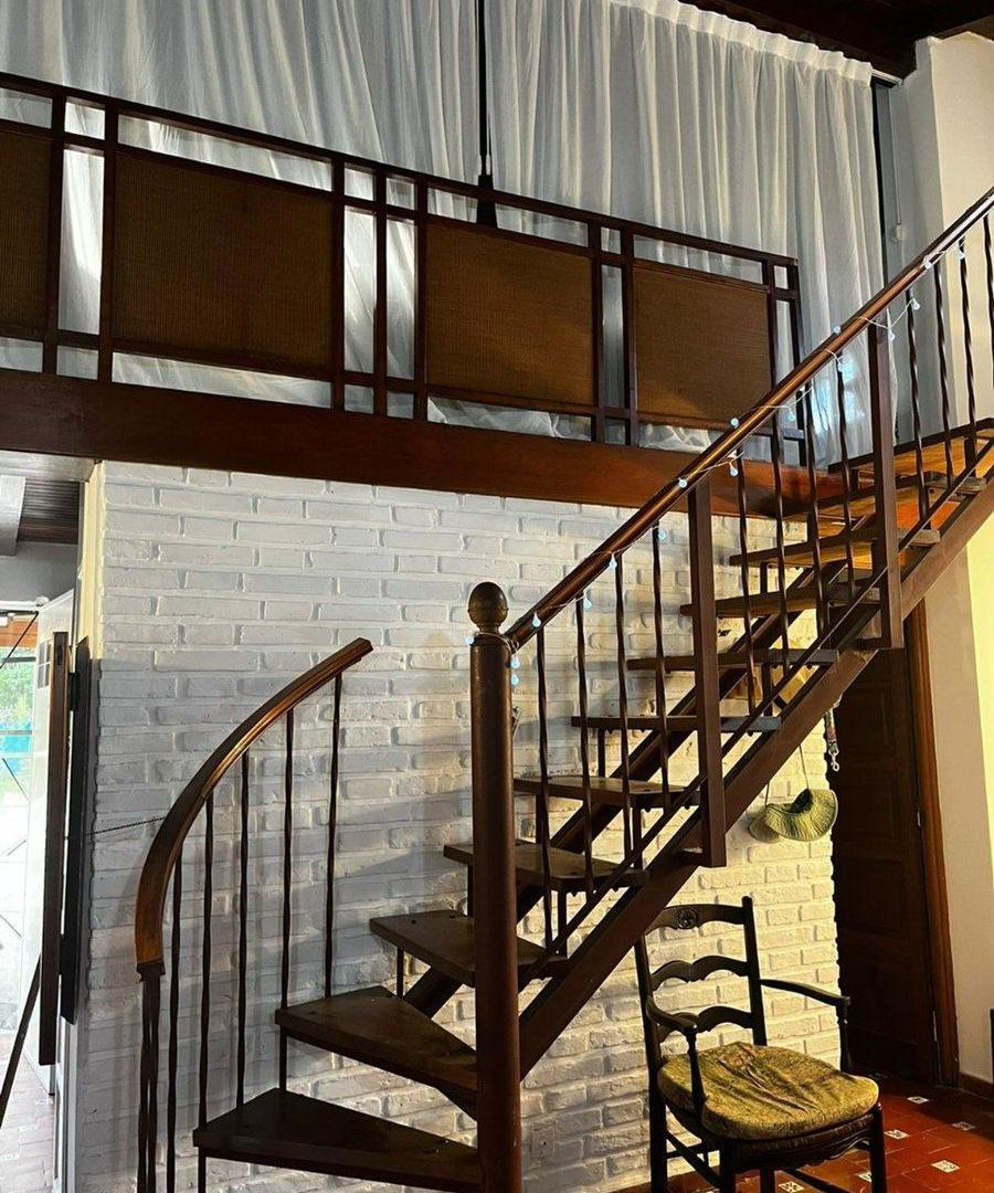 CASA 4 AMBIENTES EN VENTA CON PILETA EN EZEIZA