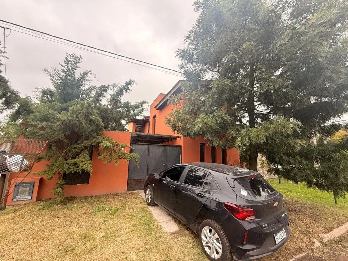 CASA EN VENTA EN MONTE. MODERNA Y LUMINOSA 8