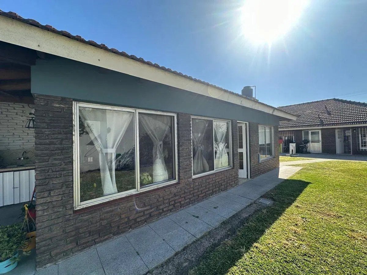 CASA VENTA 4 AMBIENTES MONTE GRANDE APTA CREDITO 8