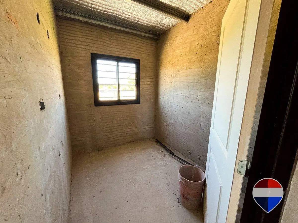 CASA 4 AMBIENTES EN VENTA EN ALEJANDRO PETION 5