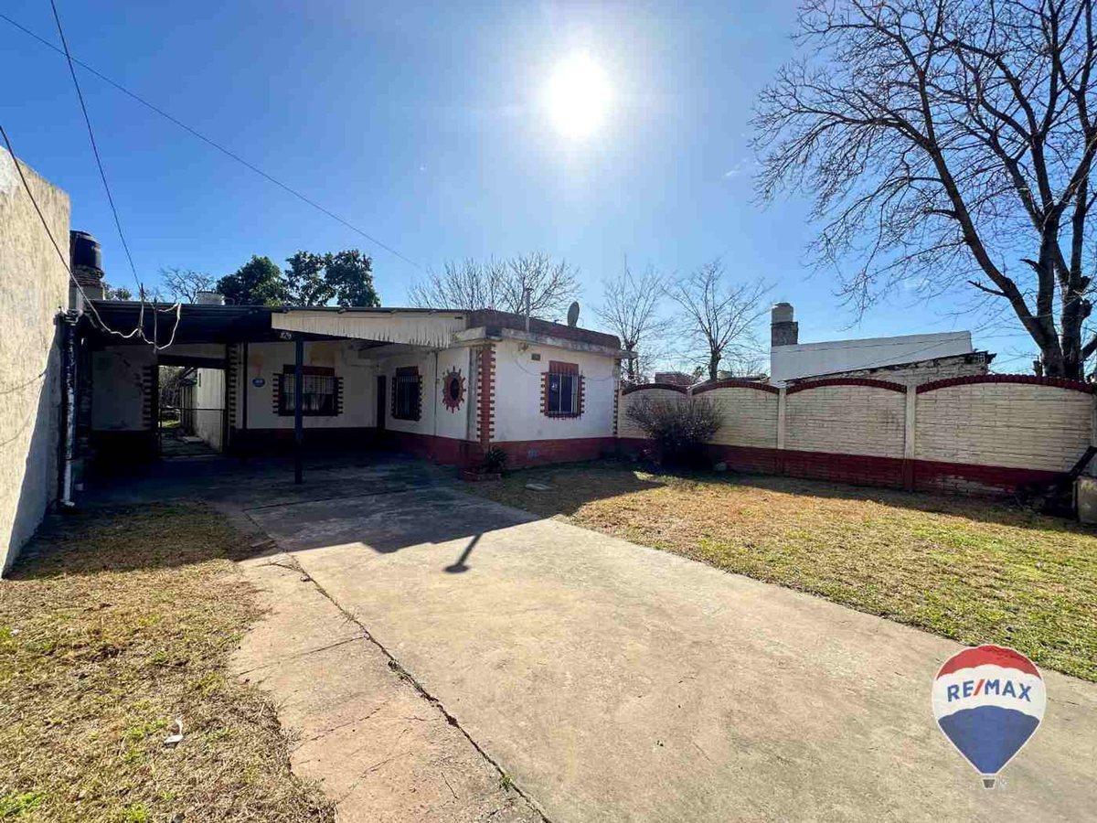 CASA DOS AMBIENTES VENTA MONTE GRANDE A RECICLAR