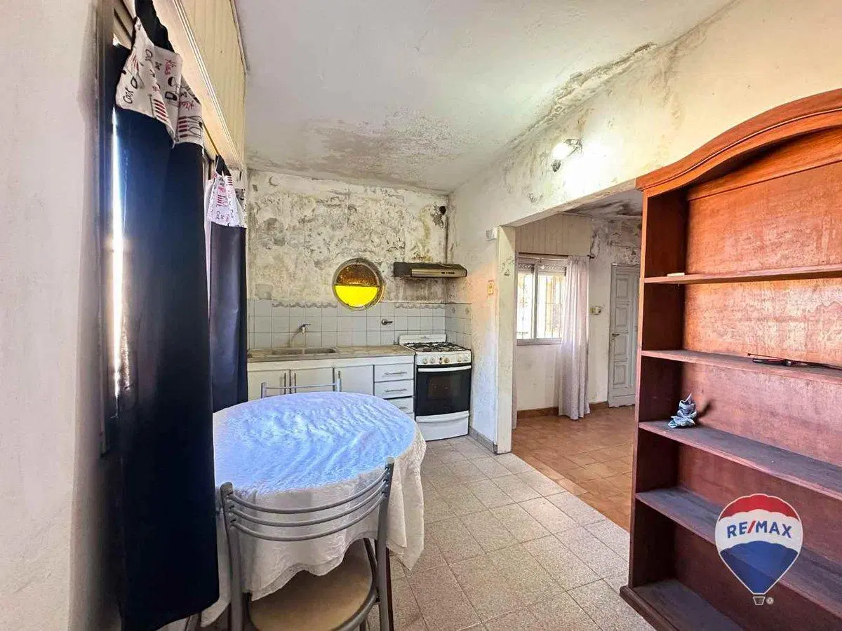 CASA DOS AMBIENTES VENTA MONTE GRANDE A RECICLAR 8