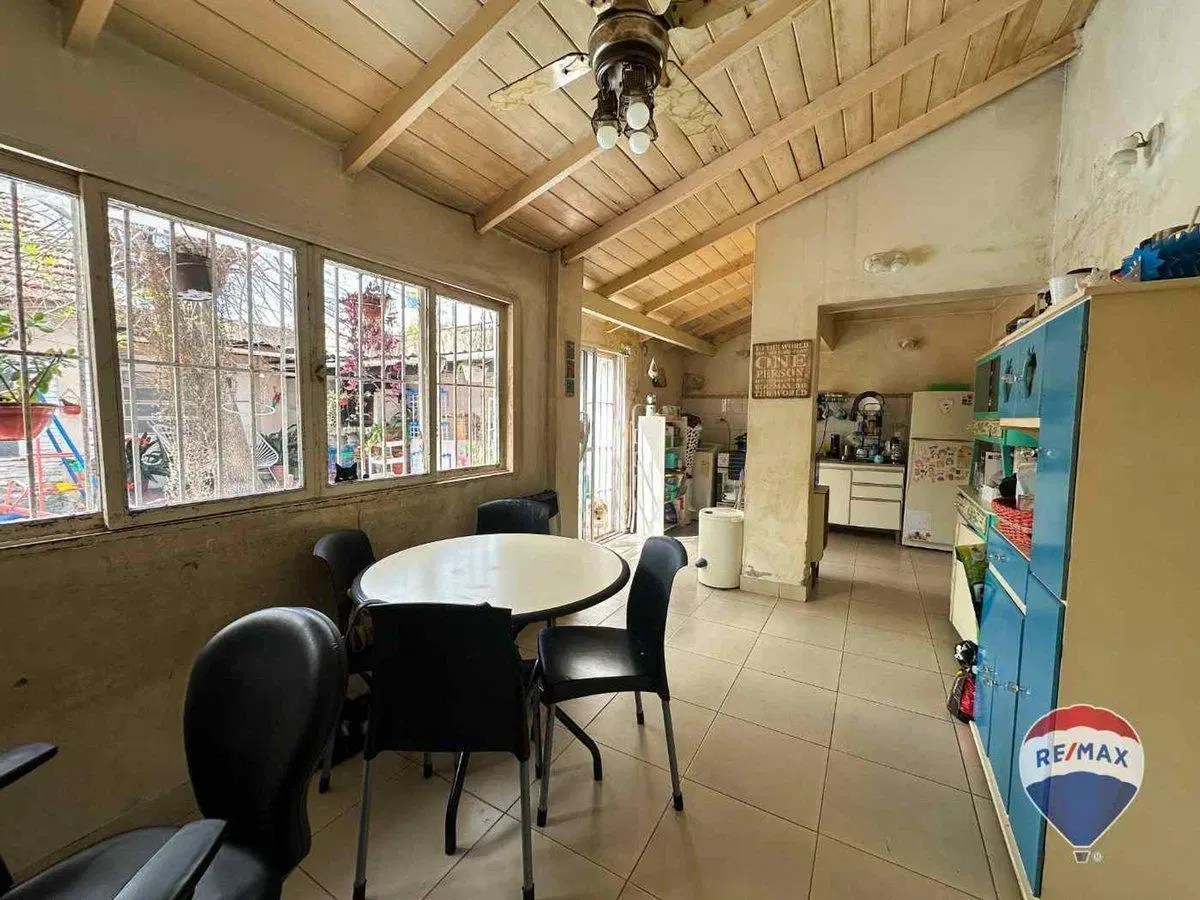 VENTA DE CASA EN LAVALLOL DE 4 AMBIENTES 5