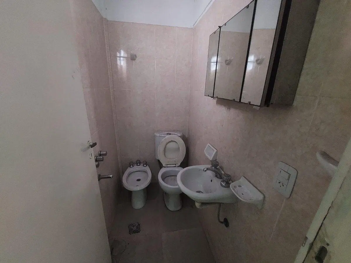 CASA + DEPTO EN VENTA EN LANUS OESTE CON JARDIN 2
