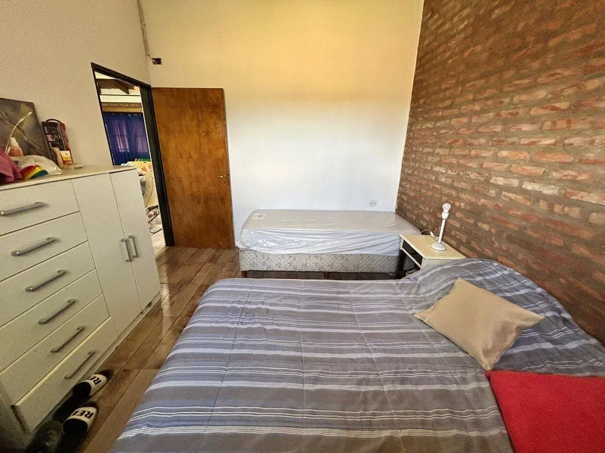 CASA 4 AMBIENTES EN VENTA EN SAN VICENTE PILETA 2