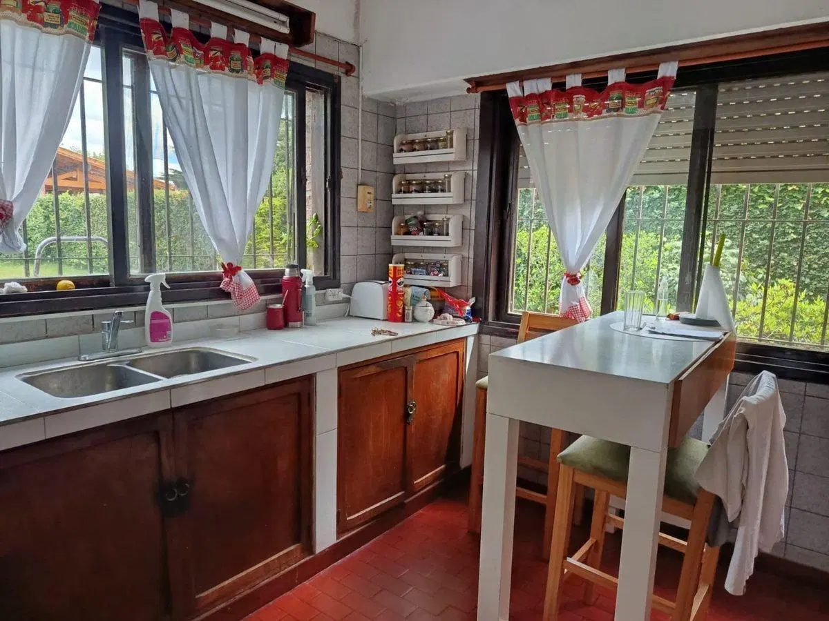 CASA VENTA 5 AMBIENTES LUIS GUILLON APTA CREDITO 3