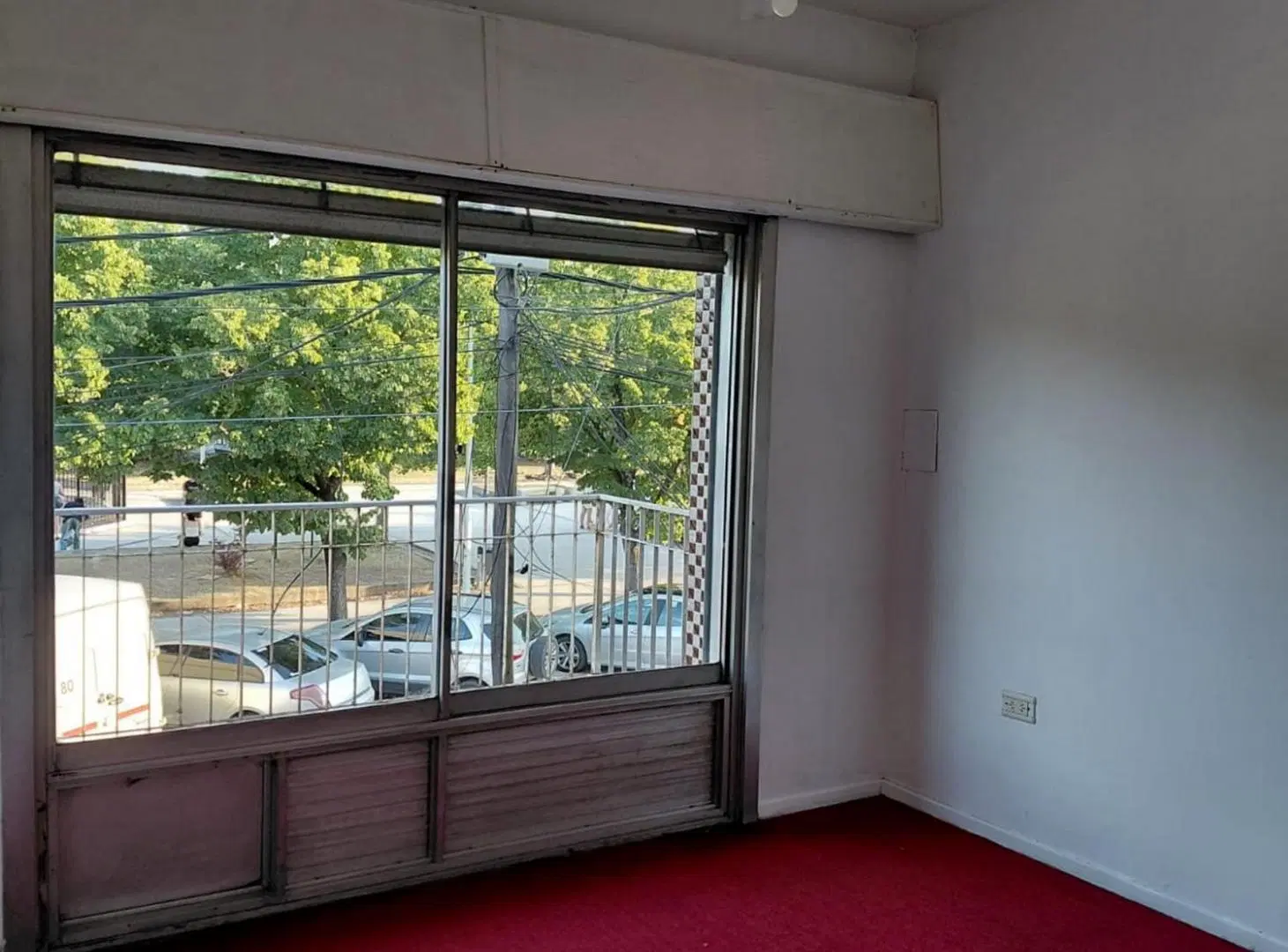 CASA DE 3 AMBIENTES EN ALQUILER LUIS GUILLON 3