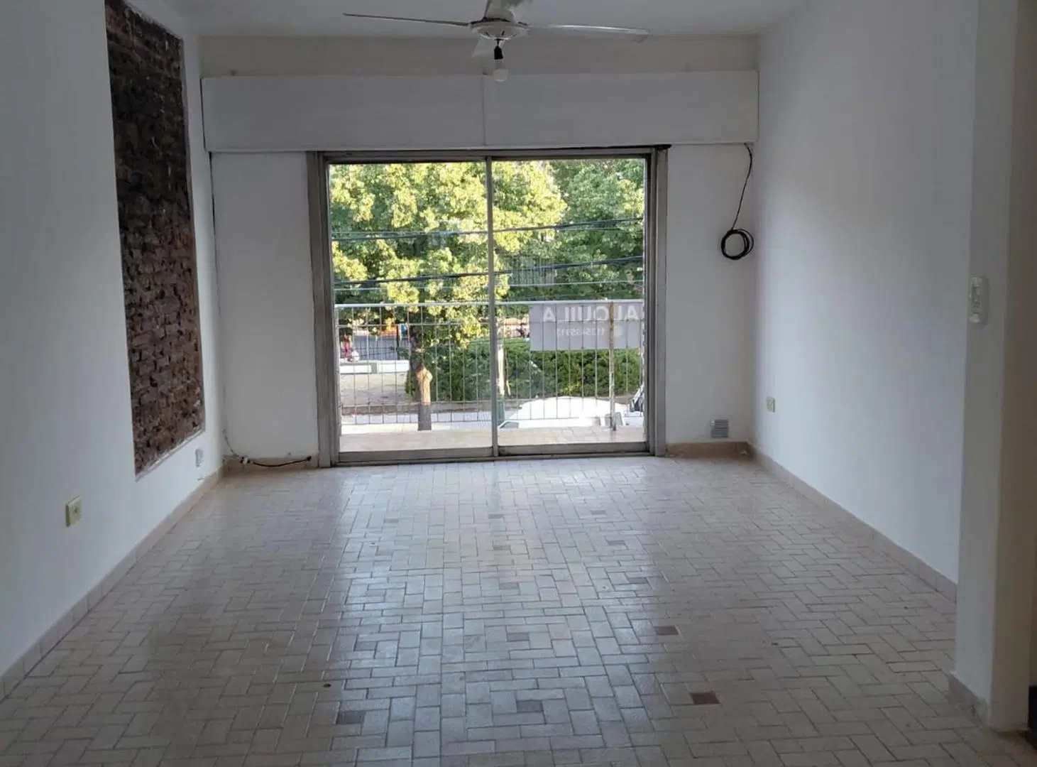 CASA DE 3 AMBIENTES EN ALQUILER LUIS GUILLON 2