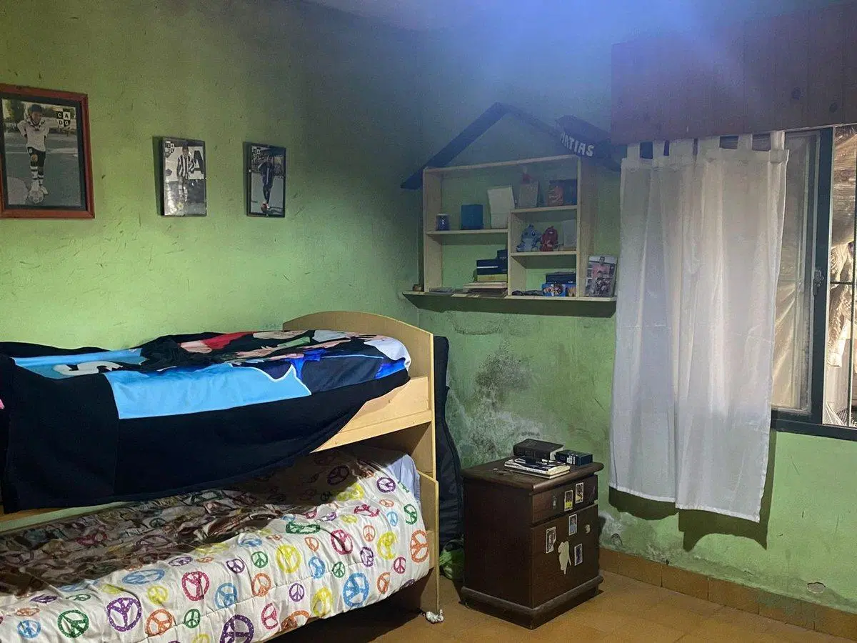 CASA 3 AMBIENTES EN VENTA EN GLEW A REFACCIONAR 5