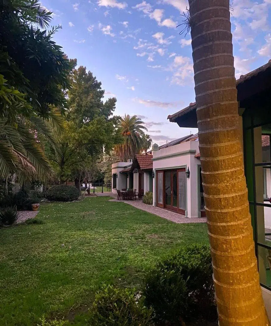 CASA 8 AMBIENTES EN VENTA EN ADROGUE 8
