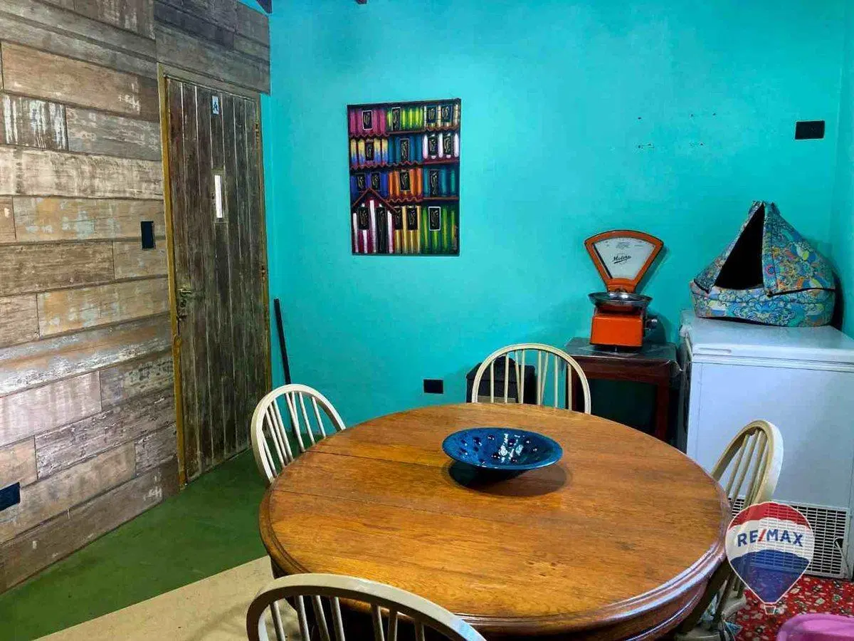 CASA 5 AMBIENTES EN VENTA EN EL TRÉBOL CON PILETA 5