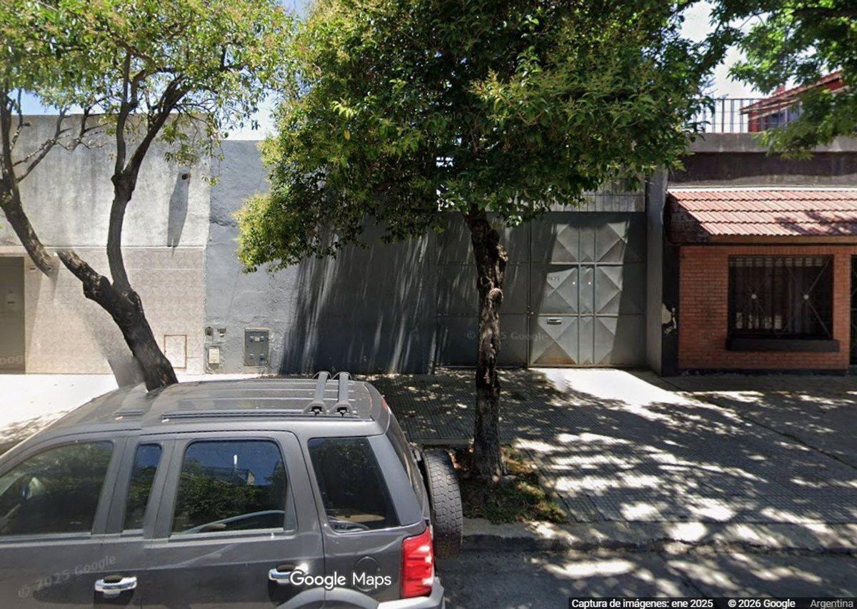 LOTE EN VENTA EN FLORES