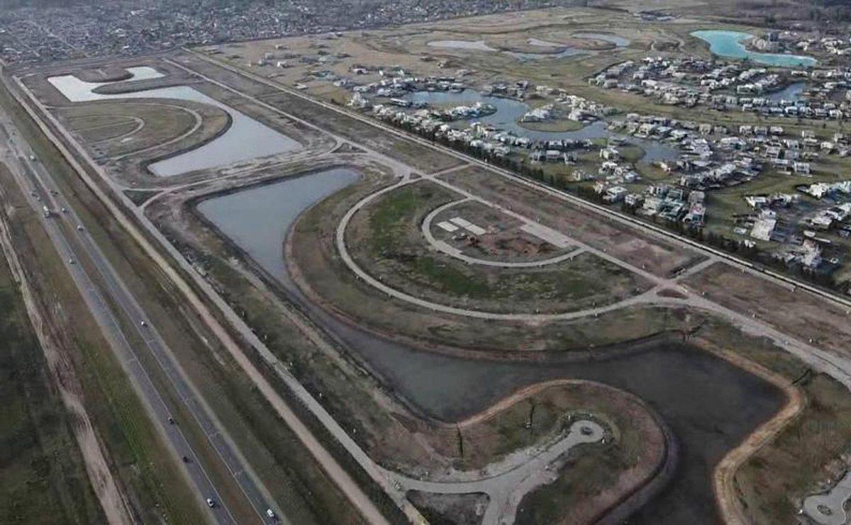 LOTE EN VENTA A LA LAGUNA EN DAMASIA AL SUR