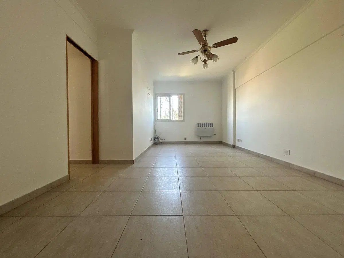 DEPARTAMENTO 4 AMBIENTES EN ALQUILER SANTOS TESEI 3