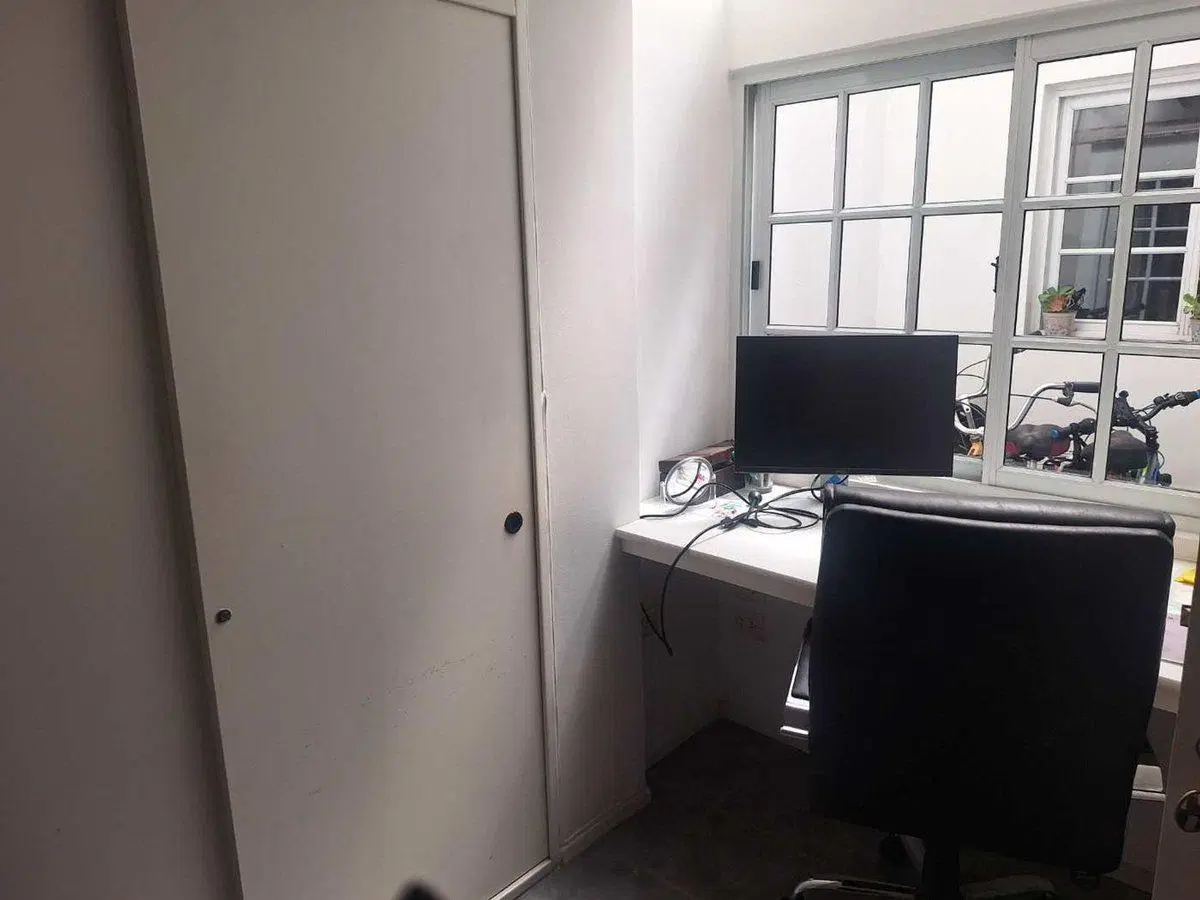 CASA 7 AMBIENTES EN VENTA CON PILETA PARQUE CHAS 5