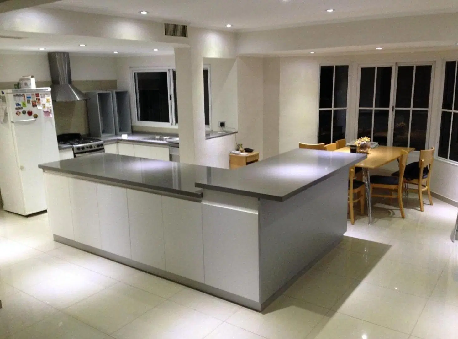 CASA 6 AMBIENTES EN VENTA EN CANNING CON PILETA 2